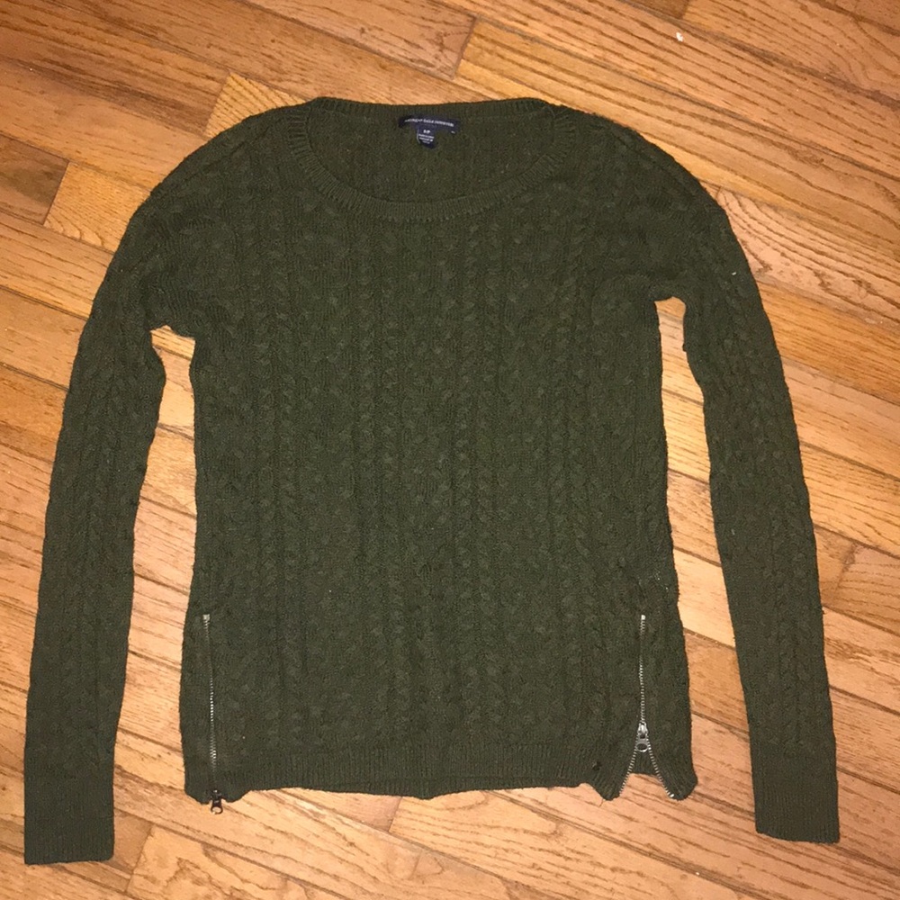 ♦️American eagle sweater size small